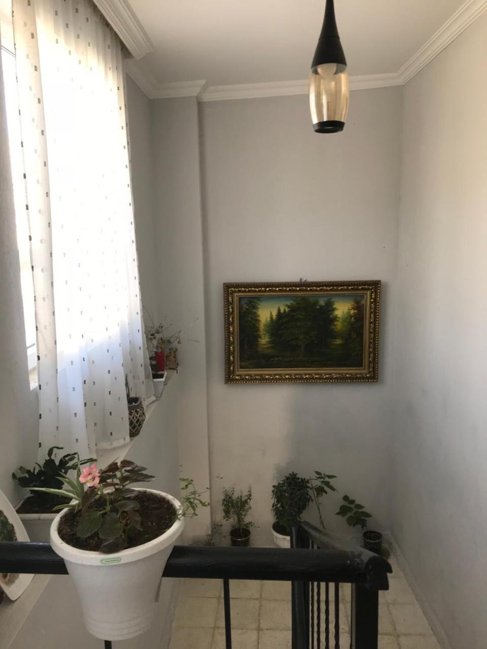 Upstairs Hotel ティビリシ エクステリア 写真